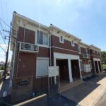上北台駅から徒歩22分★閑静な住宅街♪カウンターキッチンのLDKは広々15帖！玄関は1階にあるので雨の日でもすぐにお部屋に入れる1LDKの角部屋です☆
