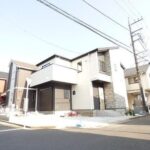 二台所有のご家庭も嬉しい二台駐車可能☆(外観)