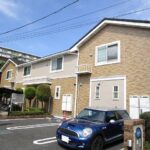 桜街道駅から徒歩15分☆インターネット無料♪防犯カメラ・宅配ボックスあり！対面キッチンの1LDKのお家です★