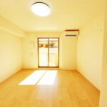 居室・リビング（別角度）(居間)