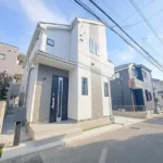 【新築戸建】3部屋をつなぐワイドバルコニー♪全室南向き!!!ロフト＆吹抜のある3LDKのお家です☆