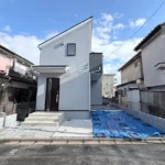 【新築戸建】仲介手数料無料♪リビングにエアコン設置済み!!!宅配ボックスあり☆全室南向きの3LDKのお家です☆